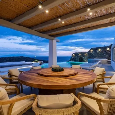 Tana Villa *