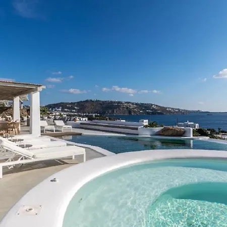 Tana Villa *